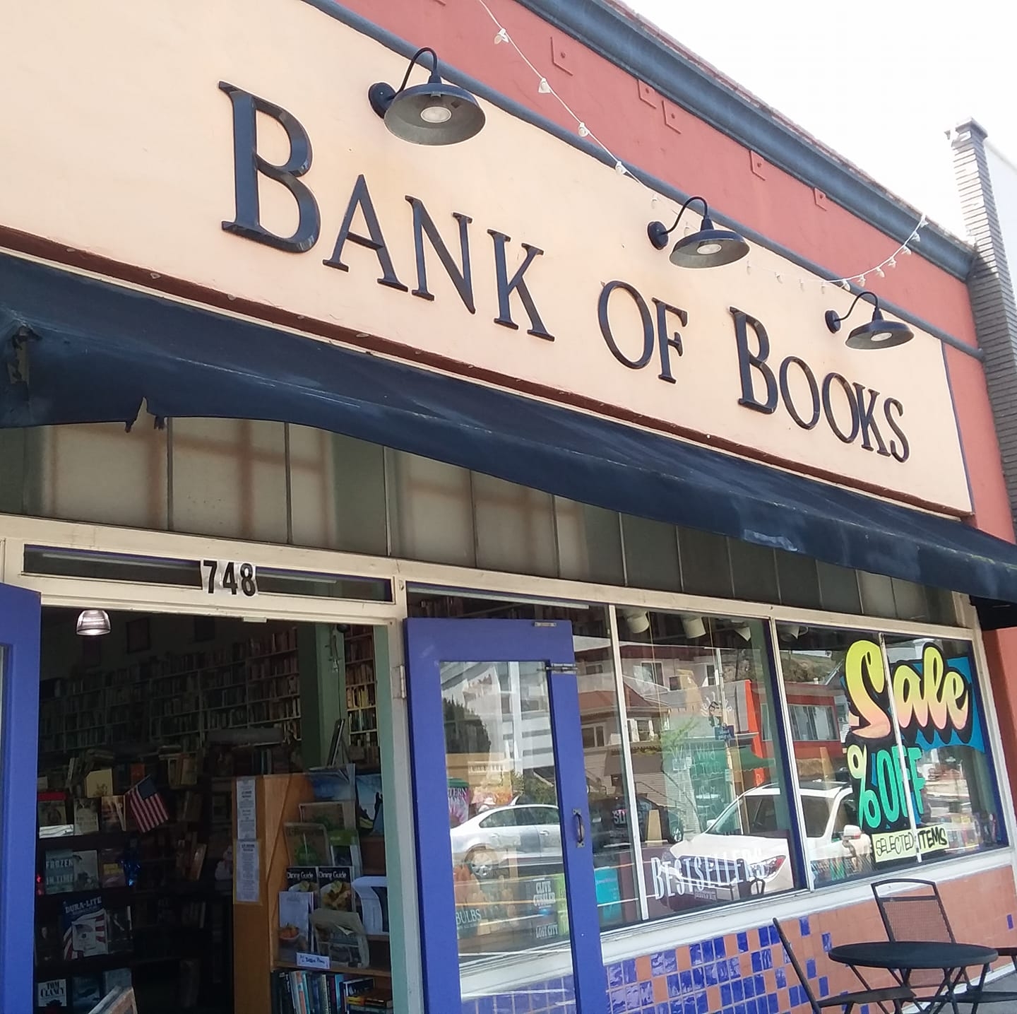 Bank of Books Thankful Thursdays Supports Ventura County Arts Council